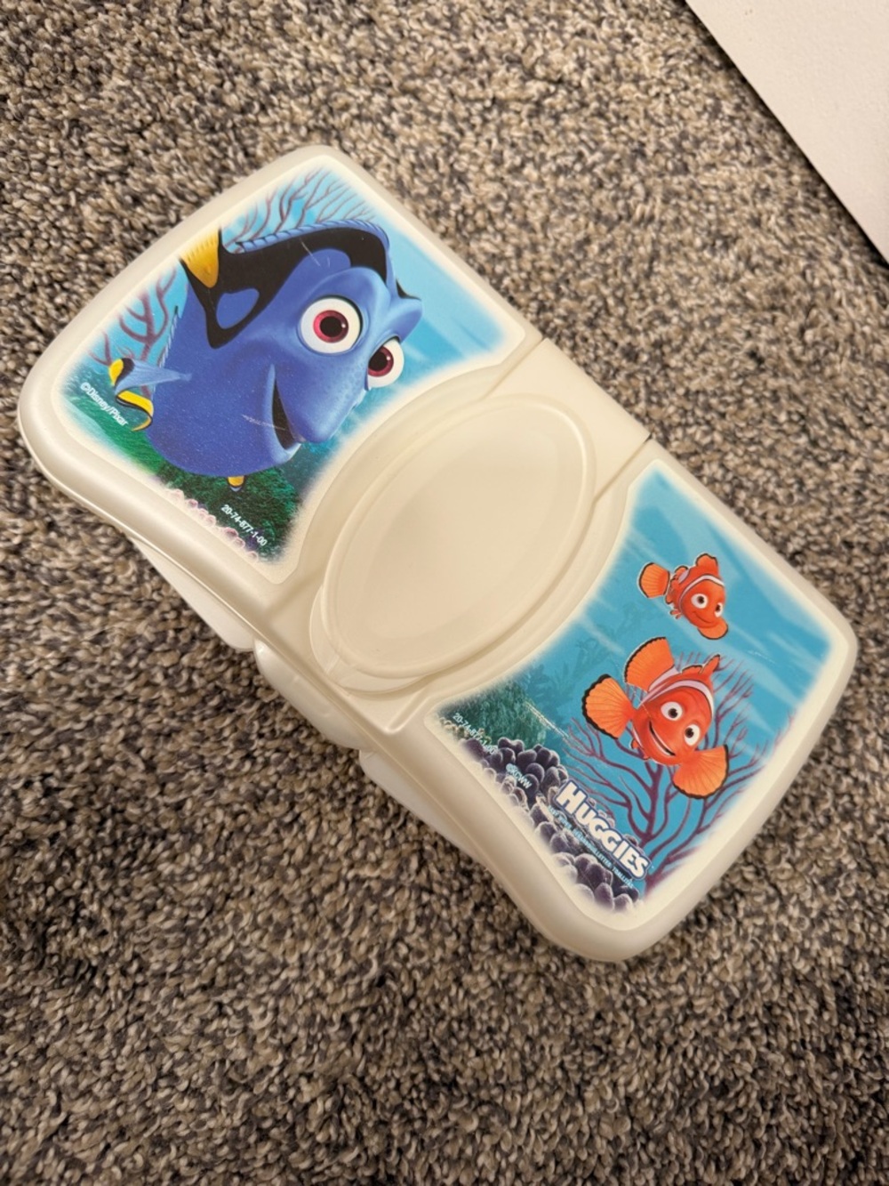 Huggies Travel Size Wipes Case EUC Disney finding nemo